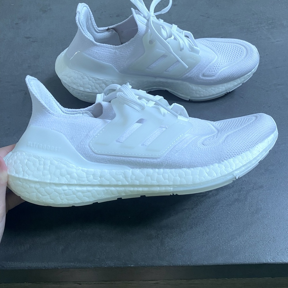 Adidas Ultraboost 22
